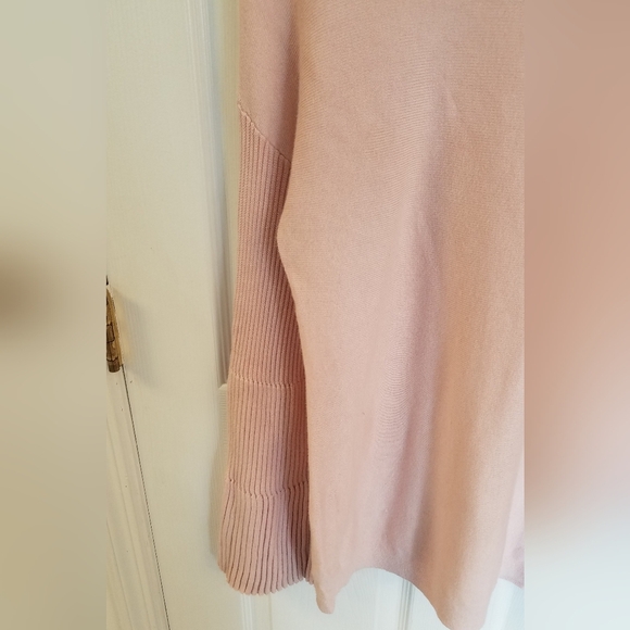 Vince Camuto Modal Blend Top Ribbed Bell Long Sleeves Size Medium Pink - Picture 3 of 14